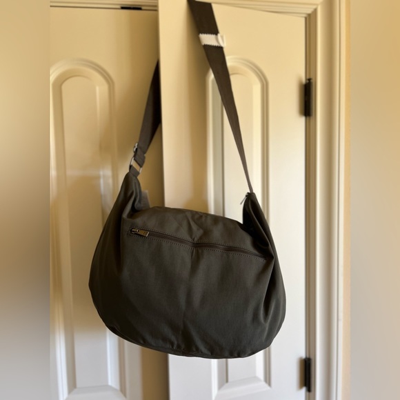 Sweaty Betty Crossbody bag, large. Olive, NWT - Picture 7 of 12